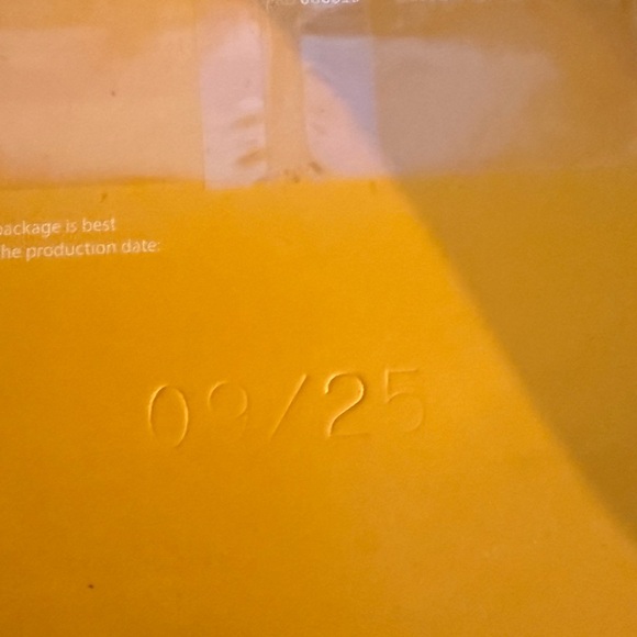 Polaroid Color i-Type Film - Picture 3 of 3